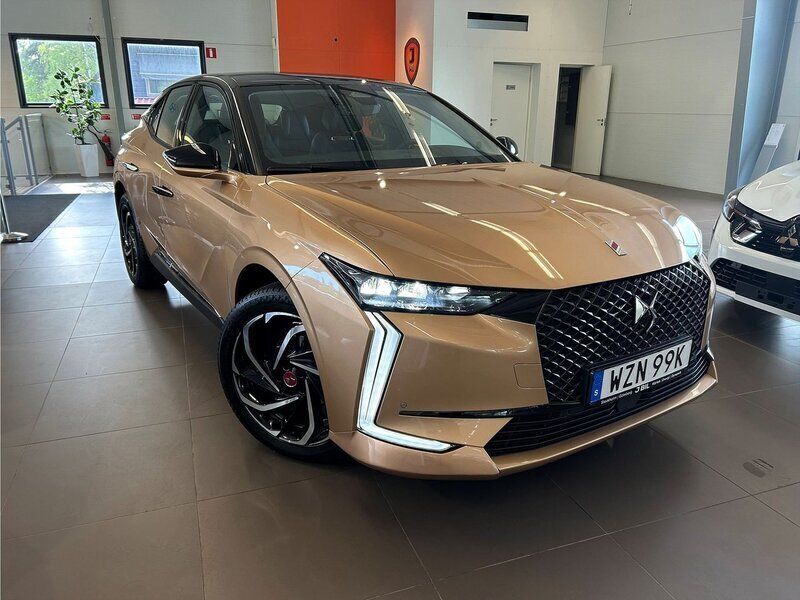 Brun Begagnad 2022 DS Automobiles DS4 Performance Halvkombi | 369 900 kr - Bild 1/4