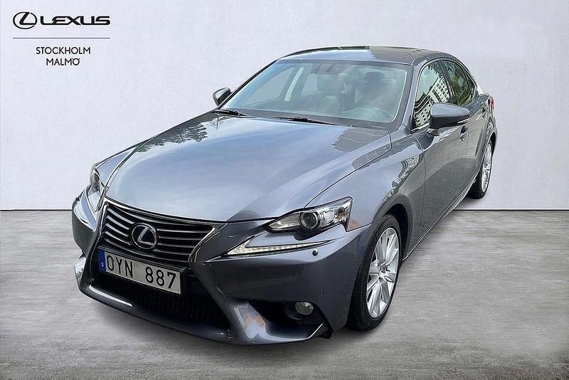 Grå Begagnad 2013 Lexus IS300h Sedan | 219 000 kr (Lite dyr) - Bild 1/4