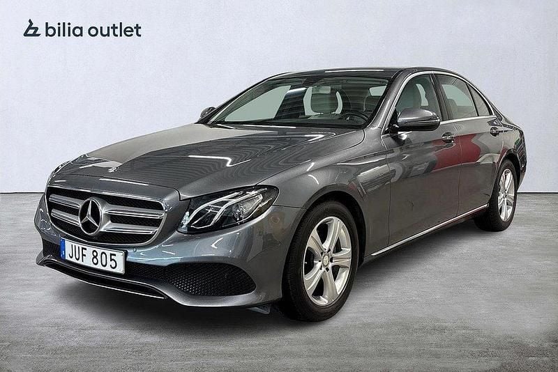 Grå Begagnad 2016 Mercedes E220 Avantgarde Sedan | 274 800 kr (Bra pris) - Bild 1/4