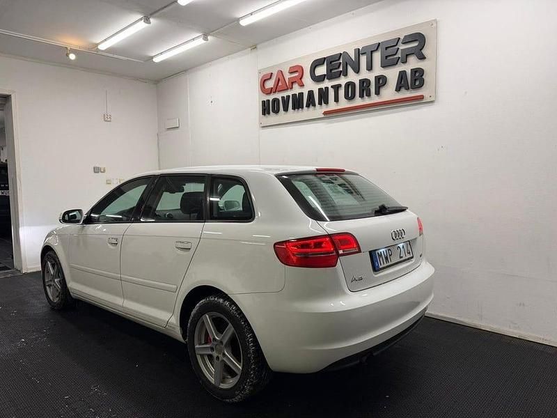 Begagnad Audi A3 Attraction 105 HK (77 kW) 2013 Vit