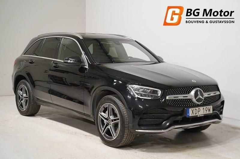 Begagnad Mercedes GLC300 AMG line 320 HK (235 kW) 2021 Svart