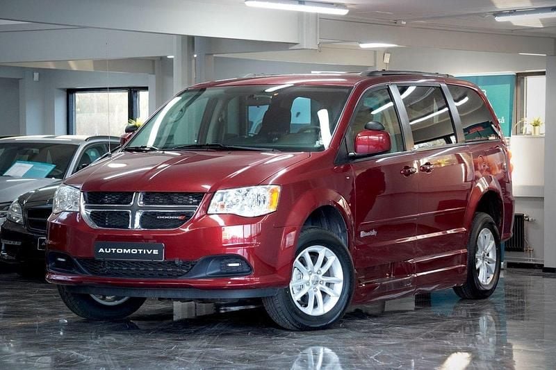 Mörkröd (röd) Begagnad 2014 Dodge Grand Caravan Minibuss | 219 900 kr - Bild 1/4