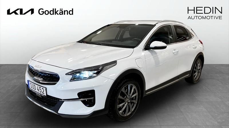 Vit (white) Begagnad 2021 Kia XCeed Advance SUV | 244 900 kr (Marknadspris) - Bild 1/4
