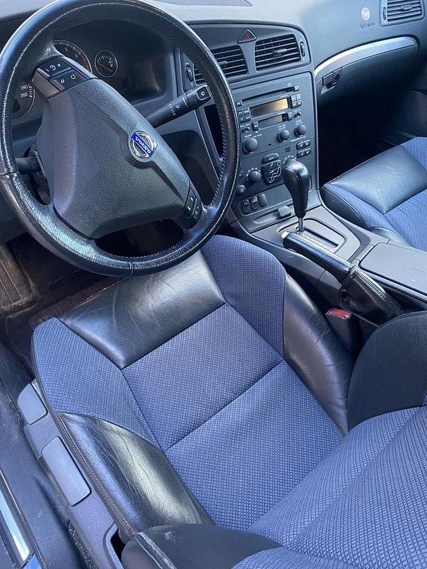 Blå Begagnad 2004 Volvo S60 Business Edition Sedan | 29 900 kr (Bra pris) - Bild 1/4