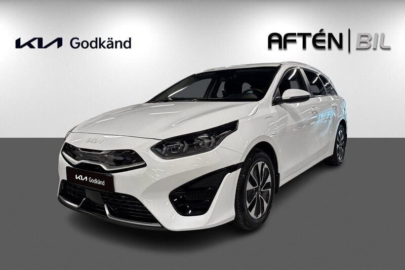 Vit Begagnad 2022 Kia Ceed Advance Kombi | 239 800 kr (Bra pris) - Bild 1/3