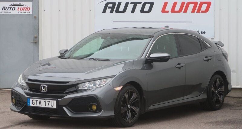 Mörkgrå (gråmetallic) Begagnad 2019 Honda Civic Elegance Halvkombi | 145 000 kr (Bra pris) - Bild 1/4