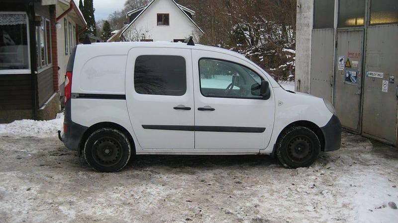 Begagnad Renault Kangoo 103 HK (75 kW) 2010 Vit