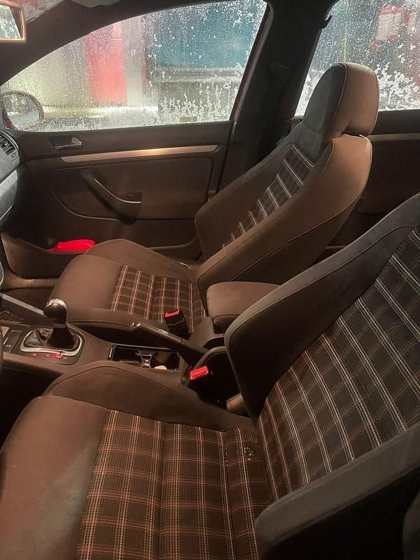 Begagnad VW Golf IV GTI 200 HK (147 kW) 2005 Halvkombi