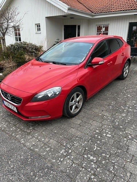 Begagnad 2014 Volvo V40 | 75 000 kr (Marknadspris) - Bild 1/4