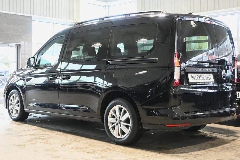 Begagnad VW Caddy Maxi Life Life 122 HK (89 kW) 2023 Svart Minibuss