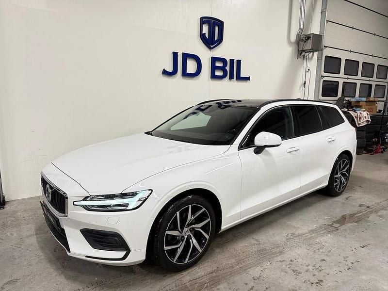 Vit Begagnad 2018 Volvo V60 Momentum Kombi | 229 900 kr (Lite dyr) - Bild 1/4