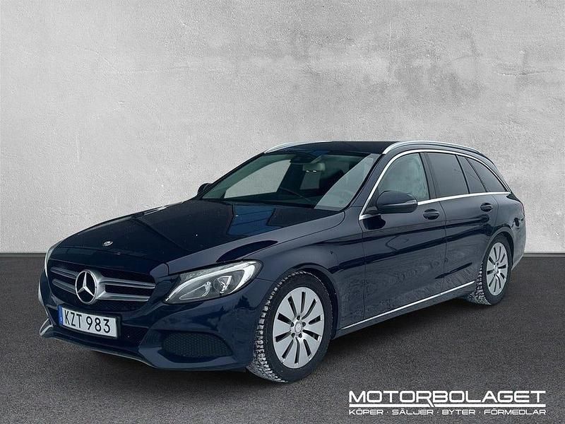 Mörkblå Begagnad 2015 Mercedes C200 Avantgarde Kombi | 172 900 kr (Marknadspris) - Bild 1/4