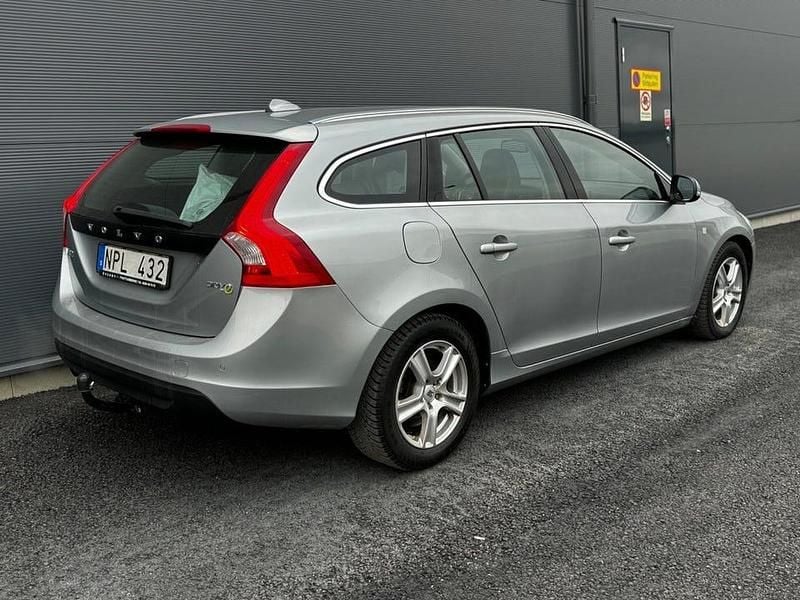 Begagnad Volvo V60 Ocean Race 116 HK (85 kW) 2012 Silver Kombi