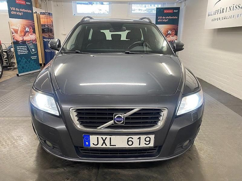 Begagnad Volvo V50 Momentum 125 HK (91 kW) 2009 Grå Kombi