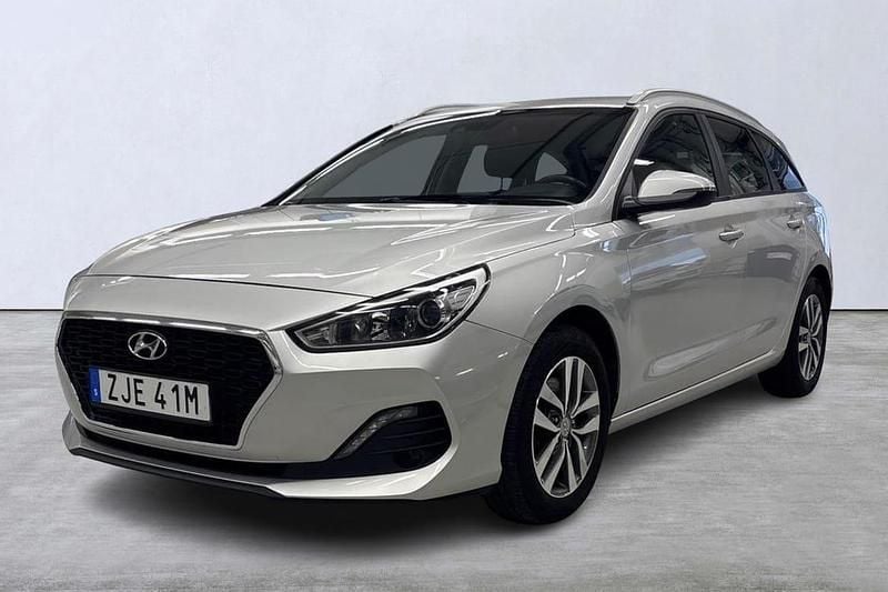 Silver Begagnad 2019 Hyundai i30 Turbo Kombi | 169 900 kr (Marknadspris) - Bild 1/4