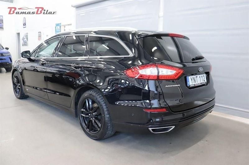 Begagnad Ford Mondeo Titanium 180 HK (132 kW) 2017 Svart Kombi