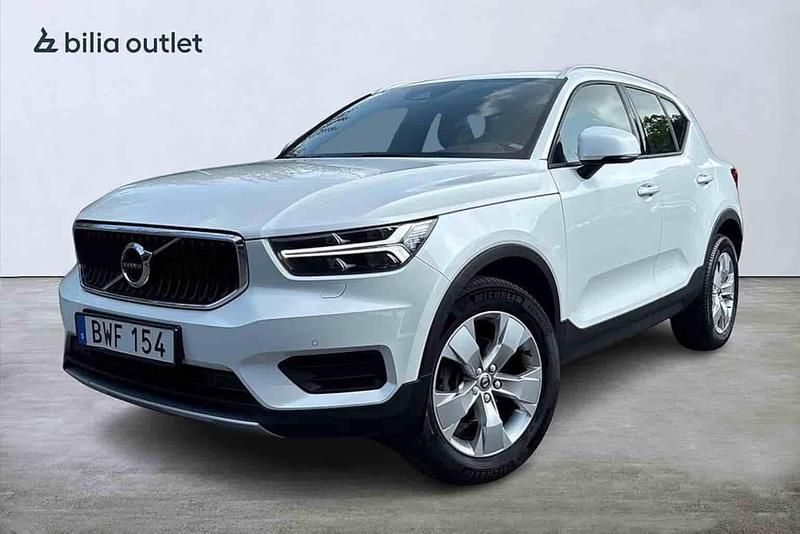Vit Begagnad 2021 Volvo XC40 Momentum SUV | 319 900 kr (Lite dyr) - Bild 1/1