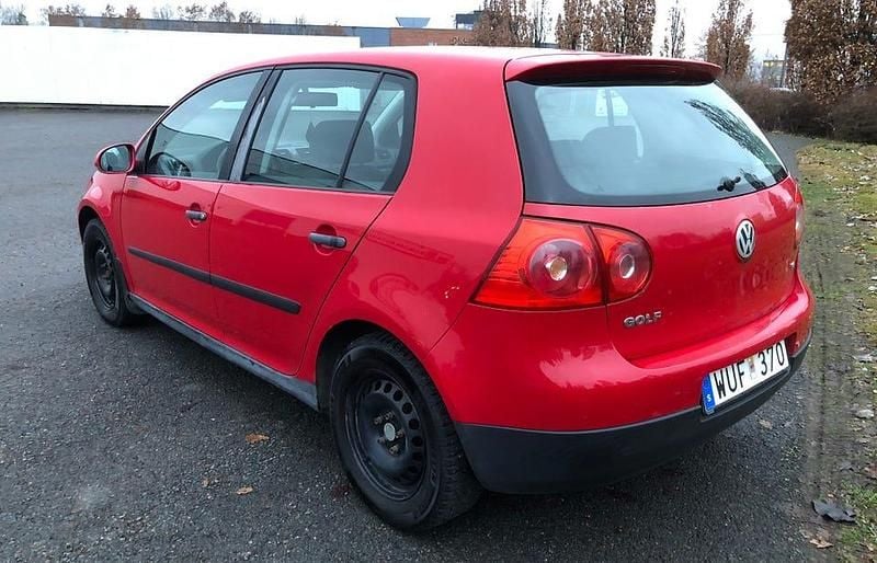 Begagnad 2005 VW Golf IV Halvkombi | 22 000 kr (Marknadspris) - Bild 1/4
