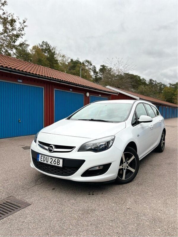 Vit Begagnad 2016 Opel Astra Kombi | 55 000 kr (Superpris) - Bild 1/4