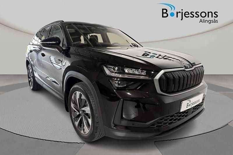 Svart Ny 2025 Skoda Kodiaq Business Line SUV | 434 900 kr (Bra pris) - Bild 1/4