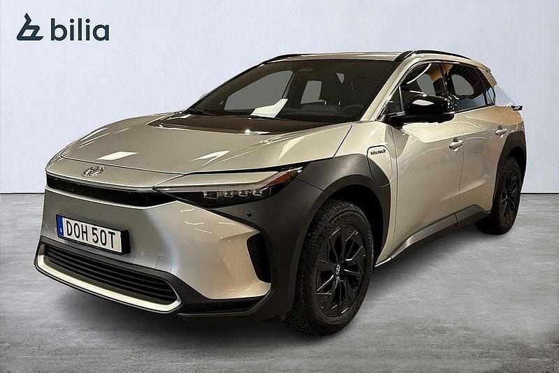 Begagnad Toyota bZ4X Executive 252 kW (343 HK) 2023 Silver SUV