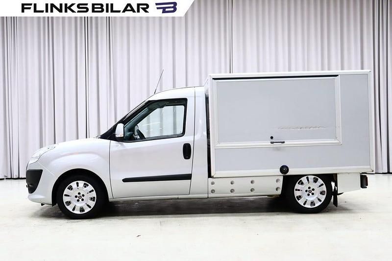 Grå Begagnad 2015 Fiat Doblò Minibuss | 119 800 kr (Lite dyr) - Bild 1/4