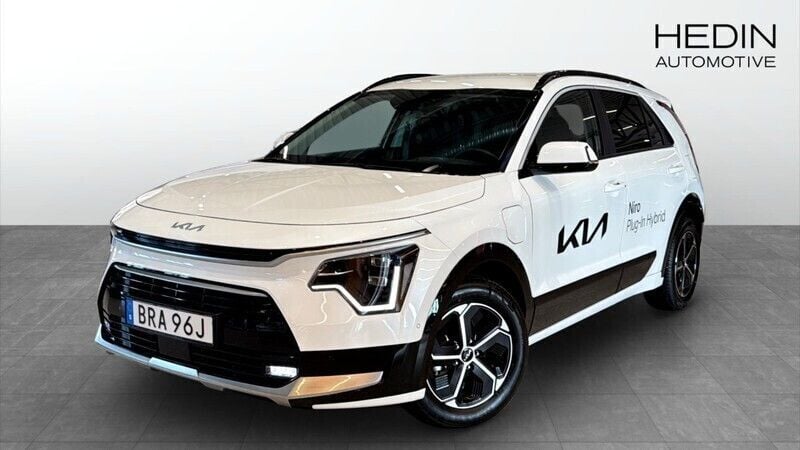 Vit (white) Ny 2025 Kia Niro Advance SUV | 399 900 kr (Marknadspris) - Bild 1/4