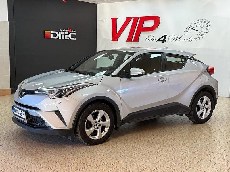 Silver Begagnad 2019 Toyota C-HR Multidrive S SUV | 199 800 kr (Marknadspris) - Bild 1/4