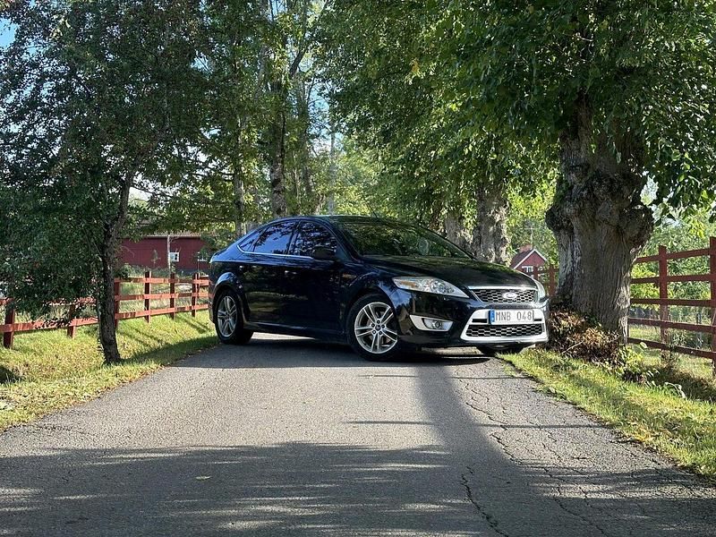 Svart Begagnad 2008 Ford Mondeo S Halvkombi | 65 000 kr - Bild 1/4