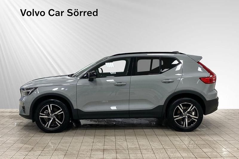Begagnad Volvo XC40 163 HK (119 kW) 2024 Grå SUV