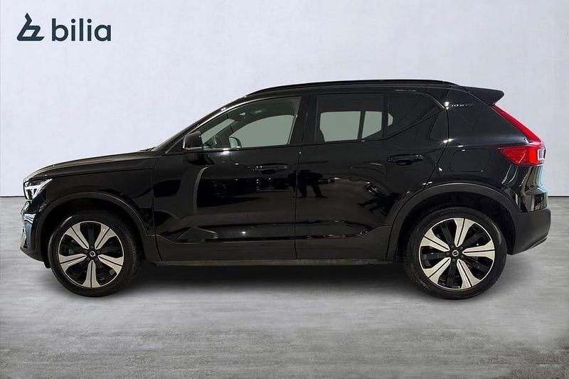 Begagnad Volvo XC40 Core 185 kW (252 HK) 2023 Svart SUV