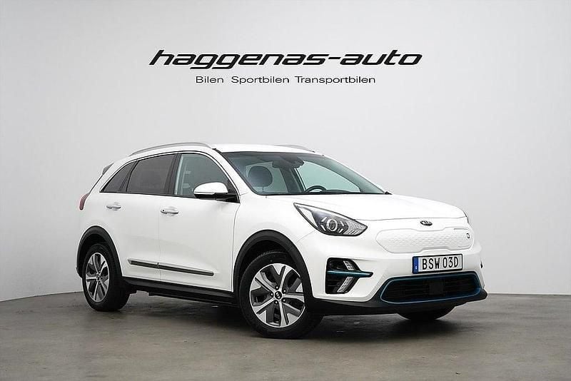 Vit Begagnad 2021 Kia e-Niro Advance SUV | 234 900 kr (Bra pris) - Bild 1/4