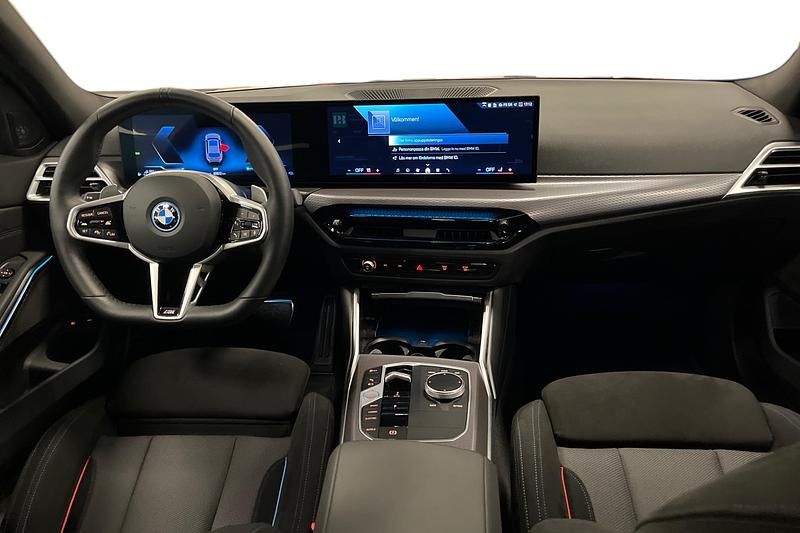 Begagnad BMW 330e M Sport 184 HK (135 kW) 2025 Grå Kombi