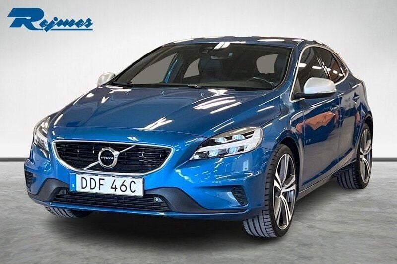 Blå Begagnad 2019 Volvo V40 R-Design Kombi | 198 800 kr (Marknadspris) - Bild 1/4