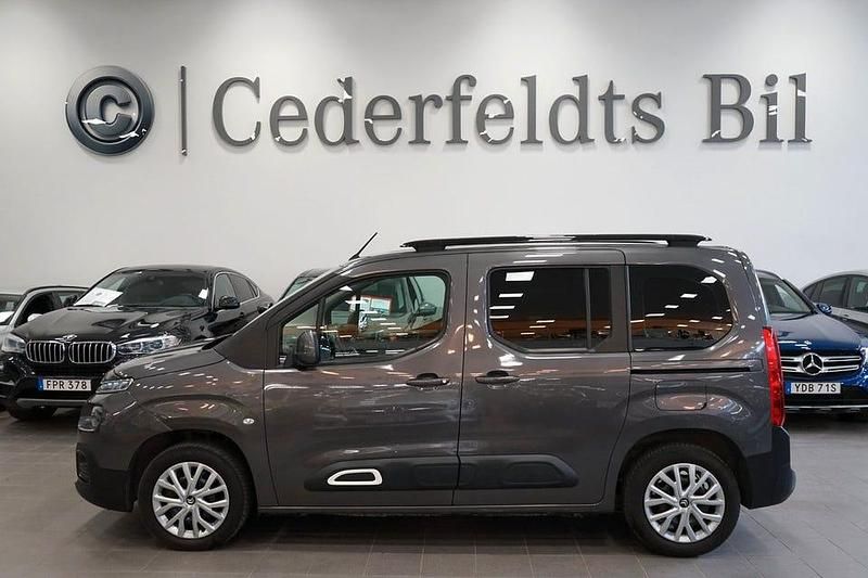 Grå Begagnad 2018 Citroën Berlingo Minibuss | 179 900 kr (Dyr) - Bild 1/4