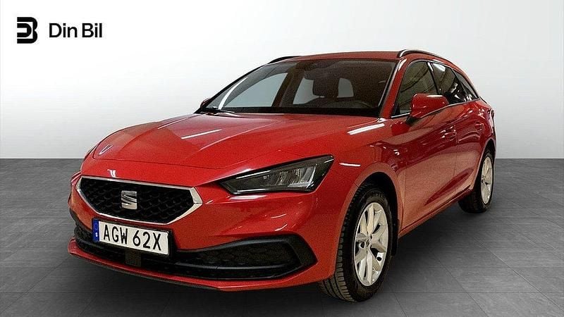 Röd (pure red) Begagnad 2022 Seat Leon Style Kombi | 189 900 kr (Marknadspris) - Bild 1/4