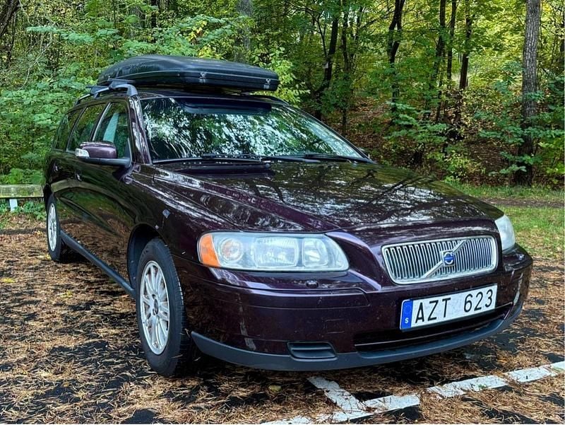 Röd Begagnad 2007 Volvo V70 Kinetic Kombi | 29 500 kr (Bra pris) - Bild 1/4