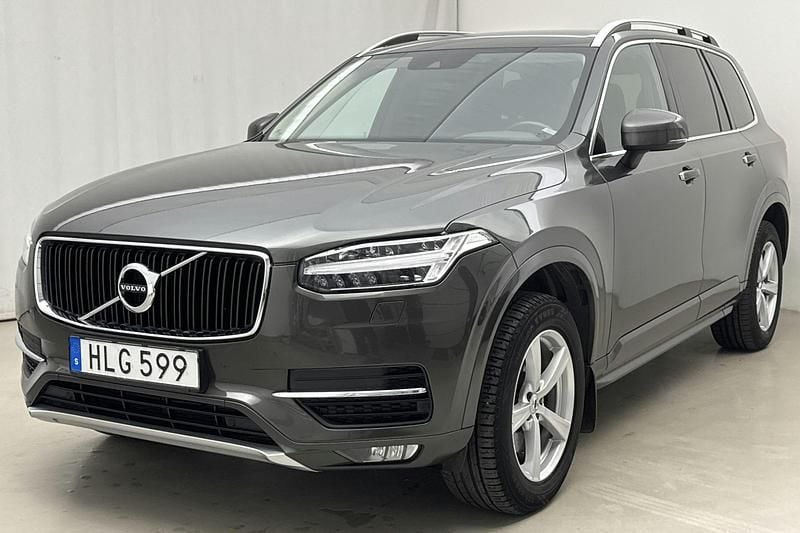 Mörkgrå Begagnad 2019 Volvo XC90 Momentum SUV | 325 000 kr (Superpris) - Bild 1/4
