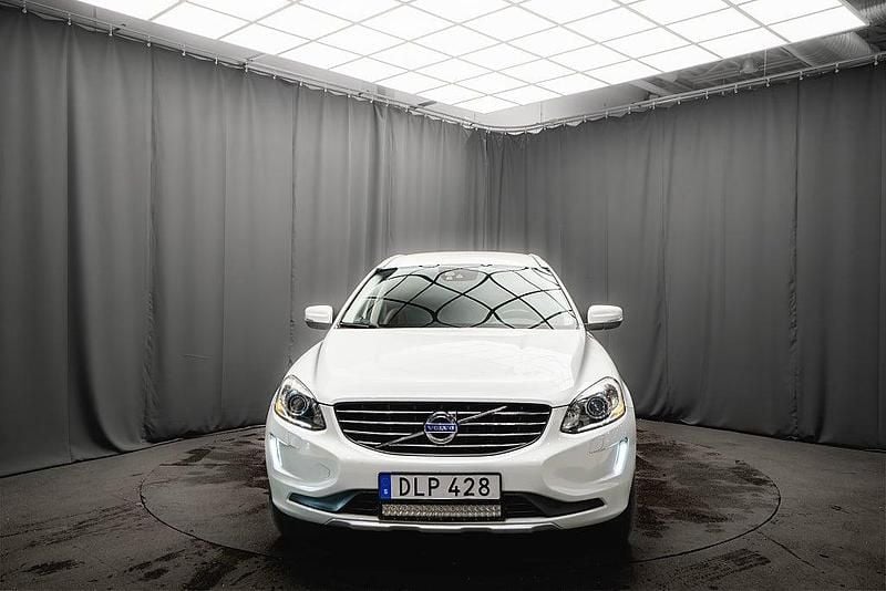Begagnad Volvo XC60 Summum 181 HK (133 kW) 2014 Vit SUV
