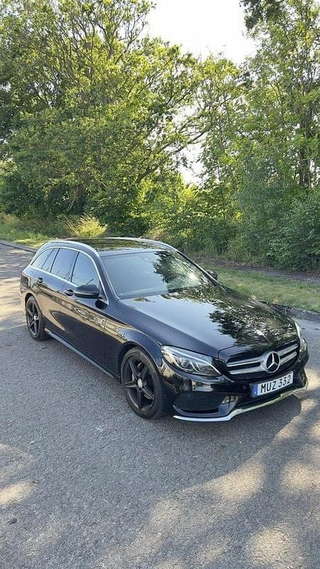 Svart Begagnad 2016 Mercedes C220 AMG line Kombi | 199 999 kr (Marknadspris) - Bild 1/4