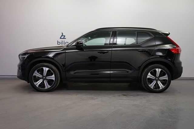 Begagnad Volvo XC40 Core 185 kW (252 HK) 2022 Svart SUV