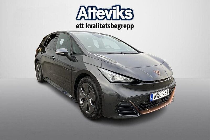 Mörkgrå (grå) Begagnad 2022 Cupra Born Halvkombi | 259 900 kr (Bra pris) - Bild 1/4