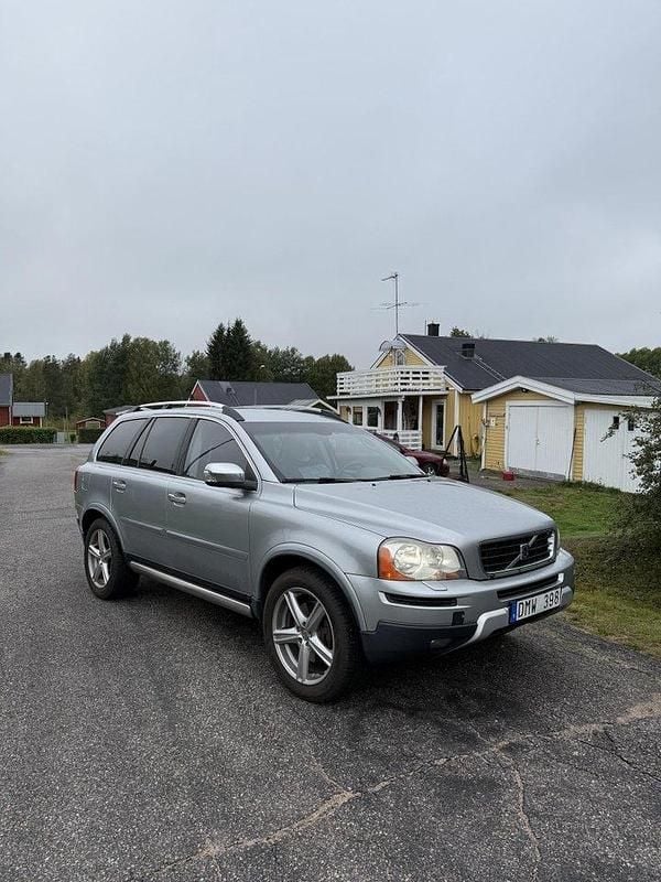 Silver Begagnad 2008 Volvo XC90 SUV | 55 000 kr (Bra pris) - Bild 1/4