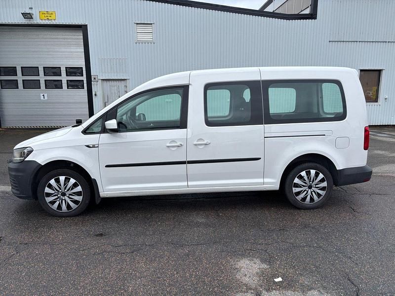 Silver Begagnad 2018 VW Caddy Maxi Life Minibuss | 95 000 kr (Marknadspris) - Bild 1/1