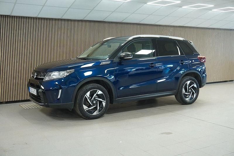 Blå Begagnad 2024 Suzuki Vitara SUV | 324 700 kr (Lite dyr) - Bild 1/4