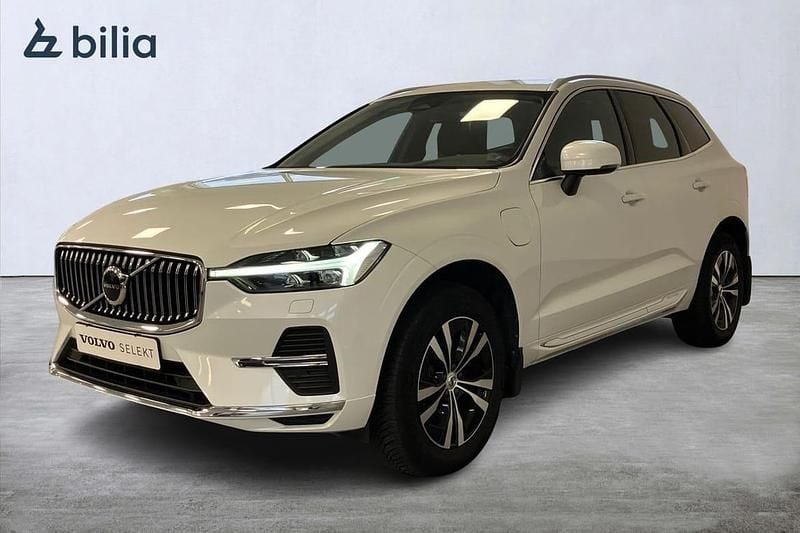 Vit Begagnad 2022 Volvo XC60 Core SUV | 459 900 kr (Marknadspris) - Bild 1/3