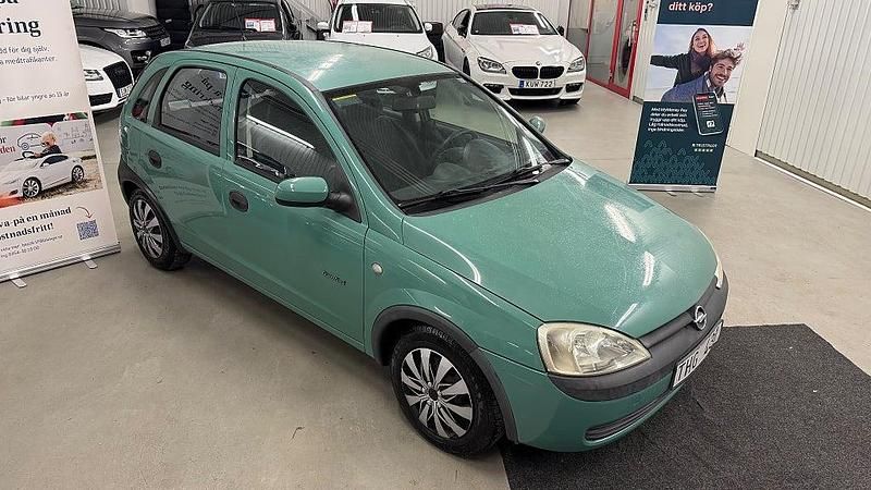 Begagnad Opel Corsa 75 HK (55 kW) 2002 Grön Halvkombi