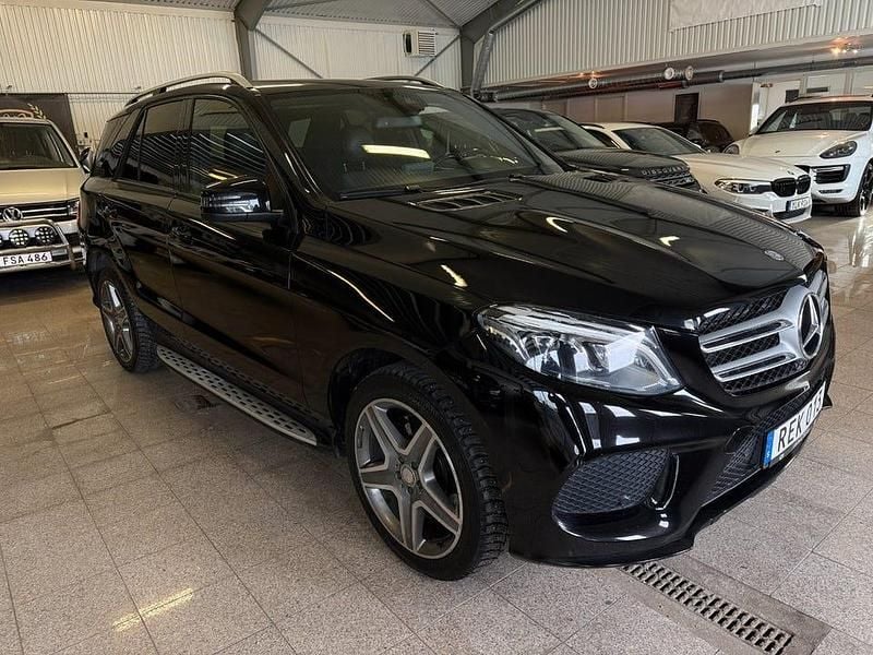 Svart Begagnad 2015 Mercedes GLE400 AMG SUV | 269 900 kr - Bild 1/4