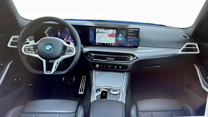 Begagnad BMW 330e Comfort Edition 293 HK (215 kW) 2025 Vit (mineral white) Kombi