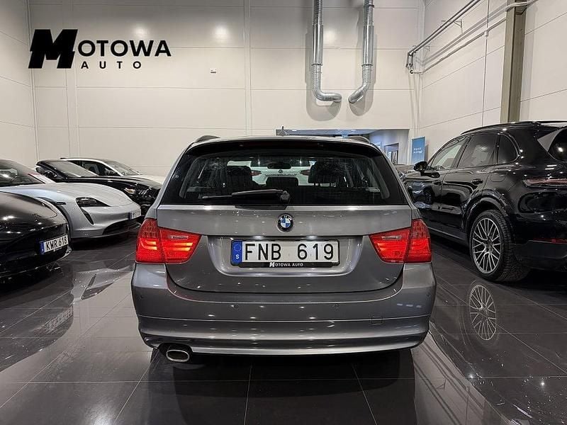Begagnad BMW 320 184 HK (135 kW) 2012 Grå Kombi